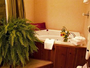 Rothschild Pound House Inn كولومبس المظهر الخارجي الصورة
